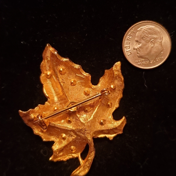 Vintage Leaf Pin - Picture 2 of 2